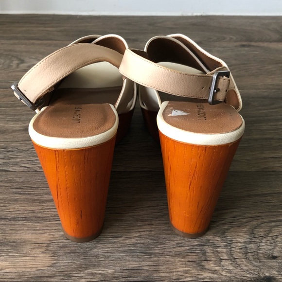 Lucky Brand Ivory Wedges - Picture 6 of 8